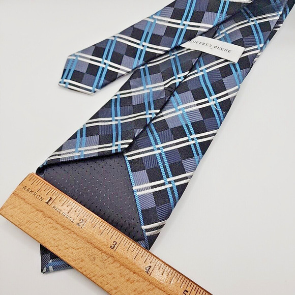 Geoffery Beene Blue-Silver Plaid Silk Tie Necktie - Like New - Picture 2 of 4
